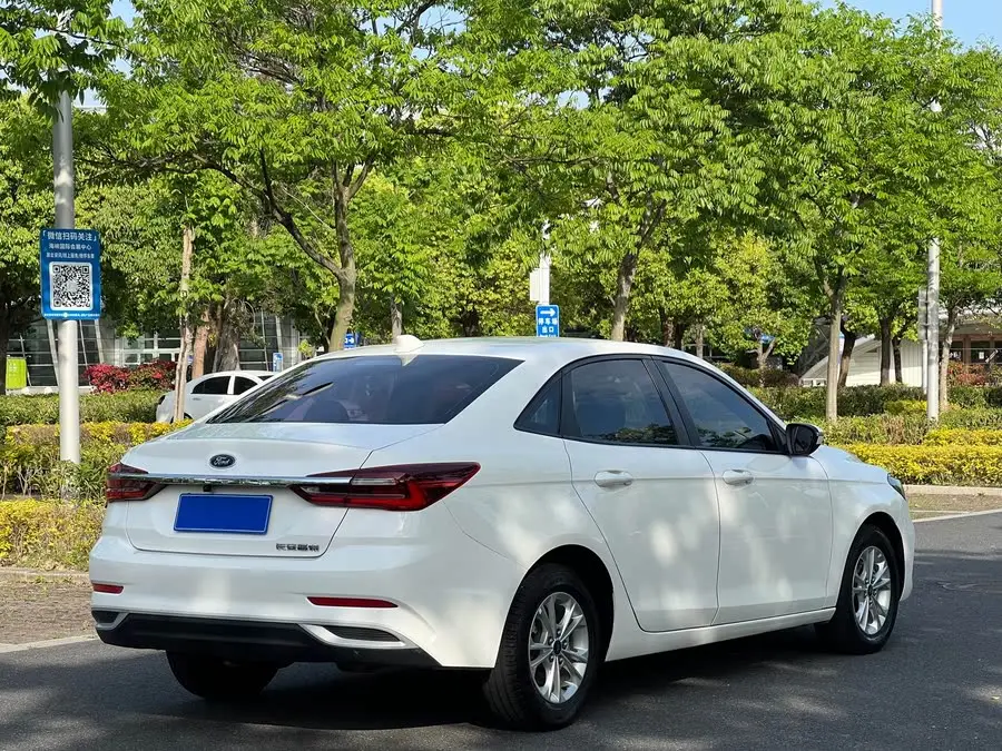 Ford Focus 2021 1.5L Automatic Gold Edition