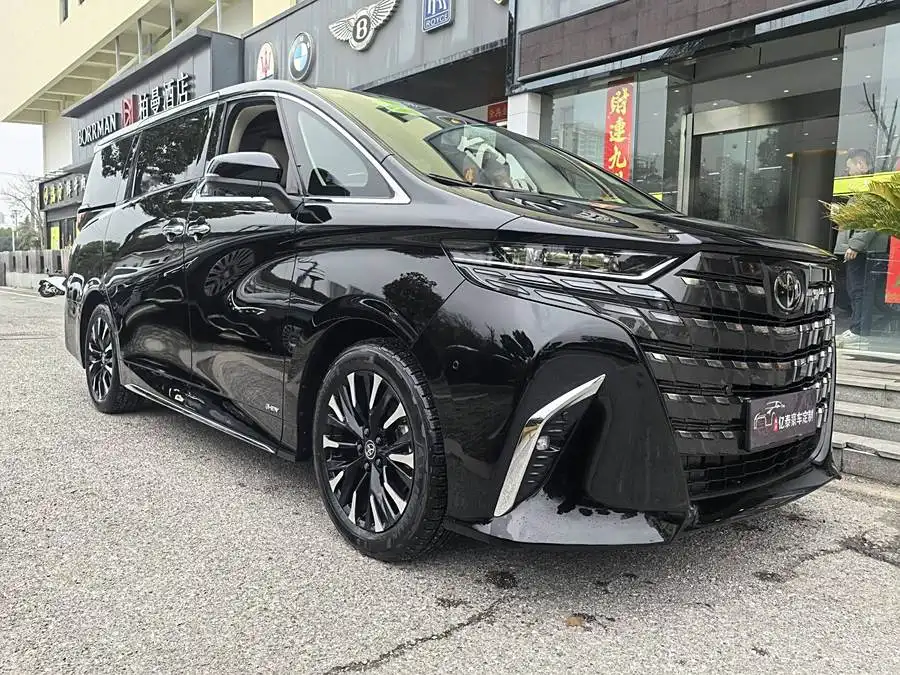 ألفارد 2024 طراز هايبرد 2.5 لتر النسخة المميزة