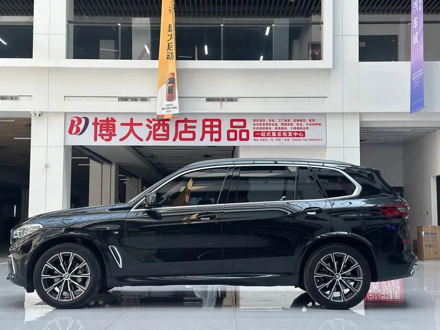 بي إم دبليو X5 2022 xDrive 30Li باقة M الرياضية المميزة