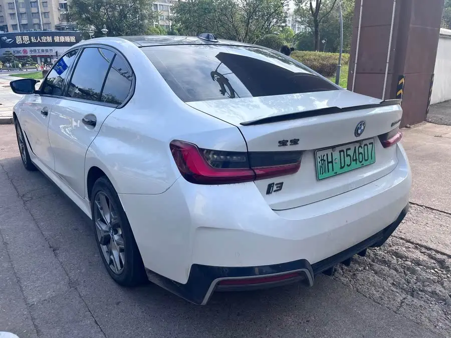 بي إم دبليو i3 2022 eDrive 35 L