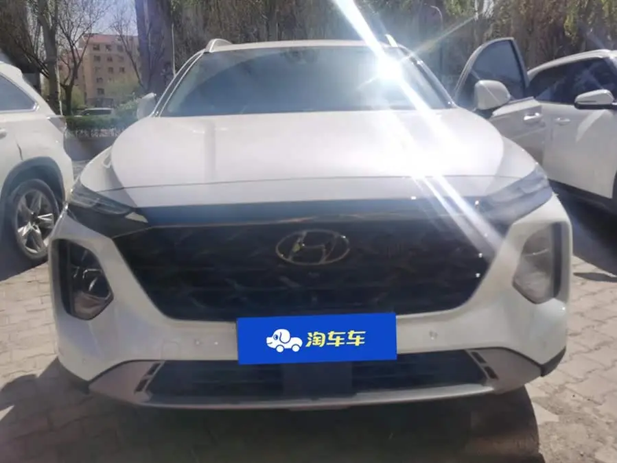 2023 Hyundai Santa Fe Traveler 380T GDi Automatic Two-Wheel Drive LUX Premium Edition