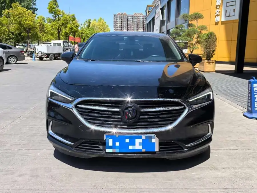 بيوك لاكروس 2022 652T الفاخرة