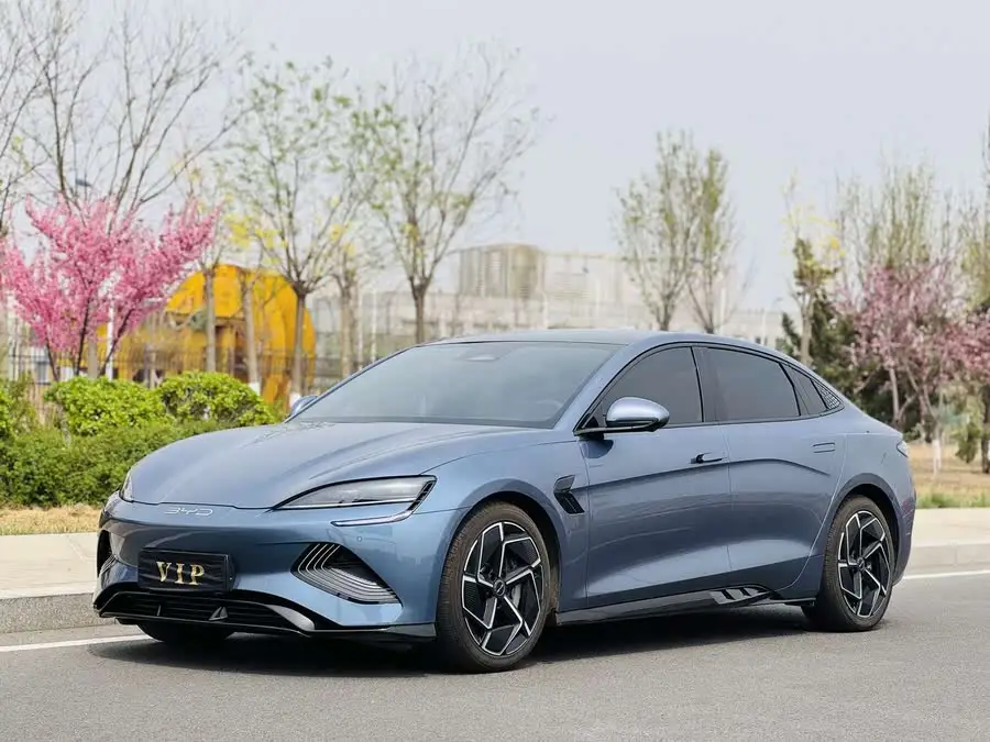 ختم 2022 طراز 700 كم النسخة طويلة المدى بالدفع الخلفي