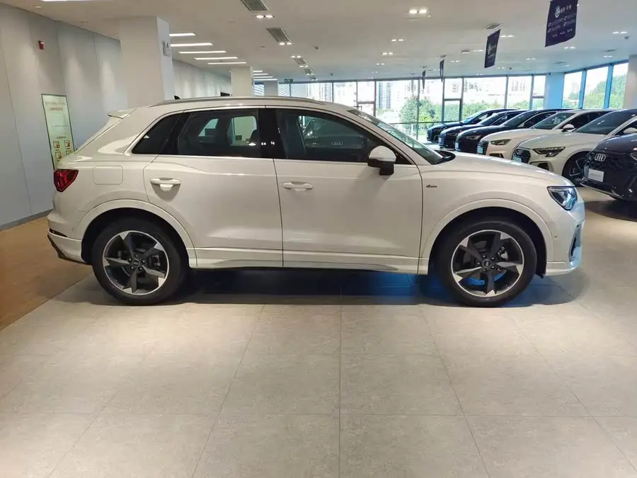 Audi Q3 2023 35 TFSI Fashion Dynamic Edition (1.4T)