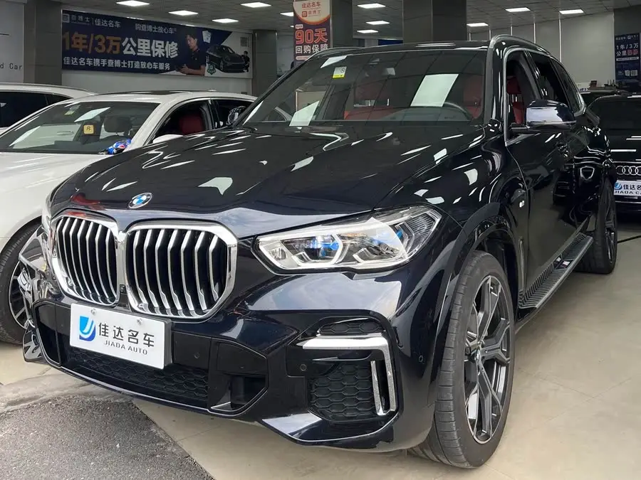 بي إم دبليو X5 2022 xDrive 40Li حزمة M الرياضية