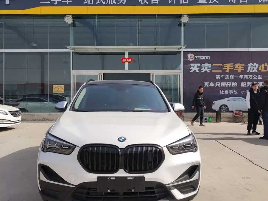 بي إم دبليو X1 2022 xDrive25Li الفاخرة