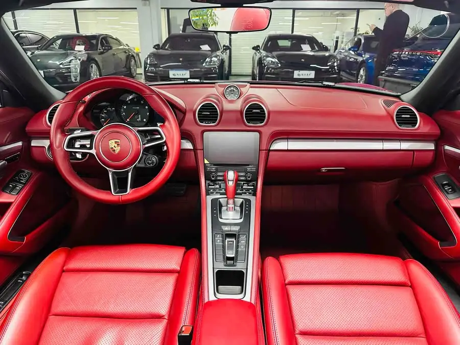 Porsche 718 2018 Model Boxster 2.0T