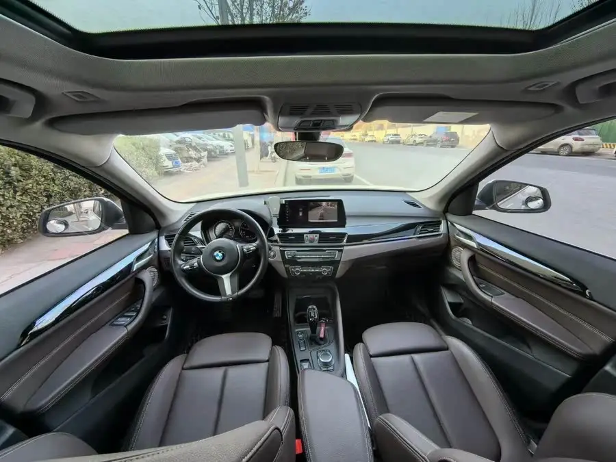 بي إم دبليو X1 2022 sDrive25Li الطراز الرائد