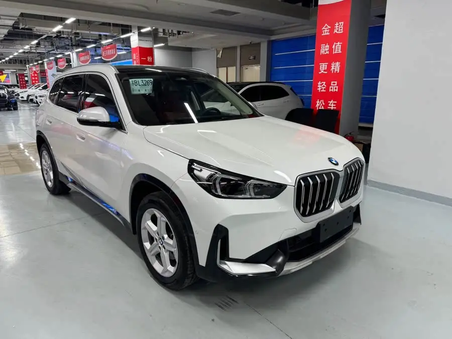 بي إم دبليو X1 2023 sDrive20Li حزمة تصميم X