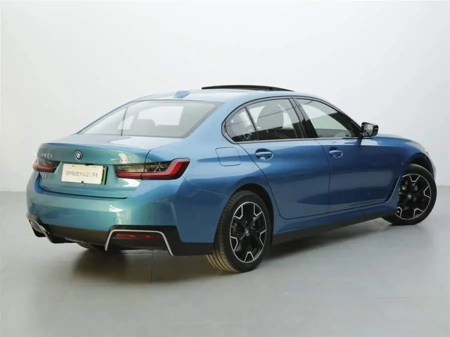 بي إم دبليو i3 2023 إصدارة eDrive 40 L ليلي