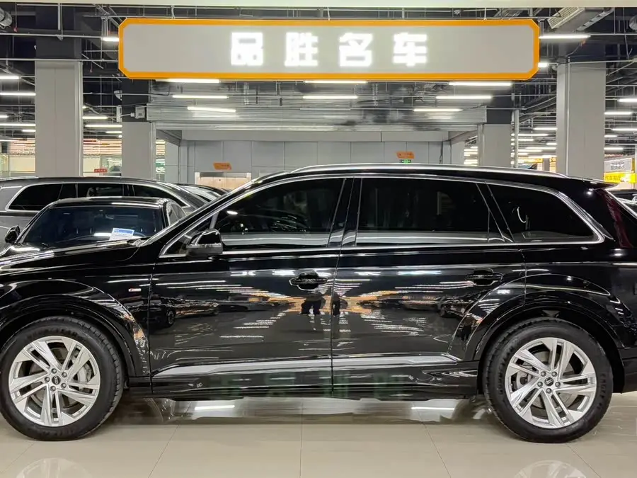 Audi Q7 2023 45 TFSI quattro S line Sport