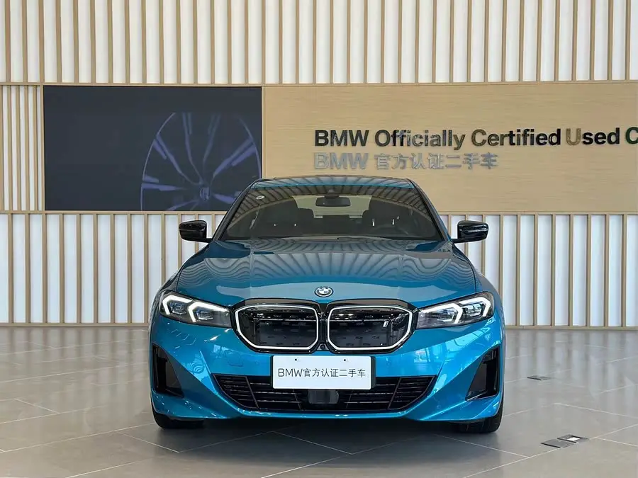 بي إم دبليو i3 2023 eDrive 40 L حزمة الرياضة الليلية