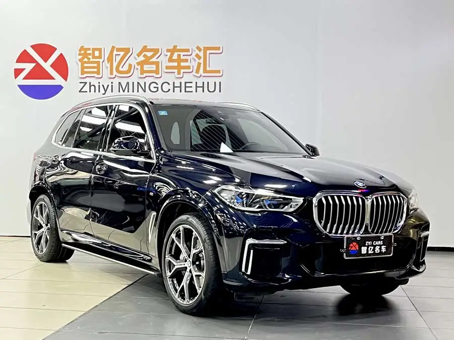 بي إم دبليو X5 2022 طراز مُعدل xDrive 40Li حزمة رياضية M