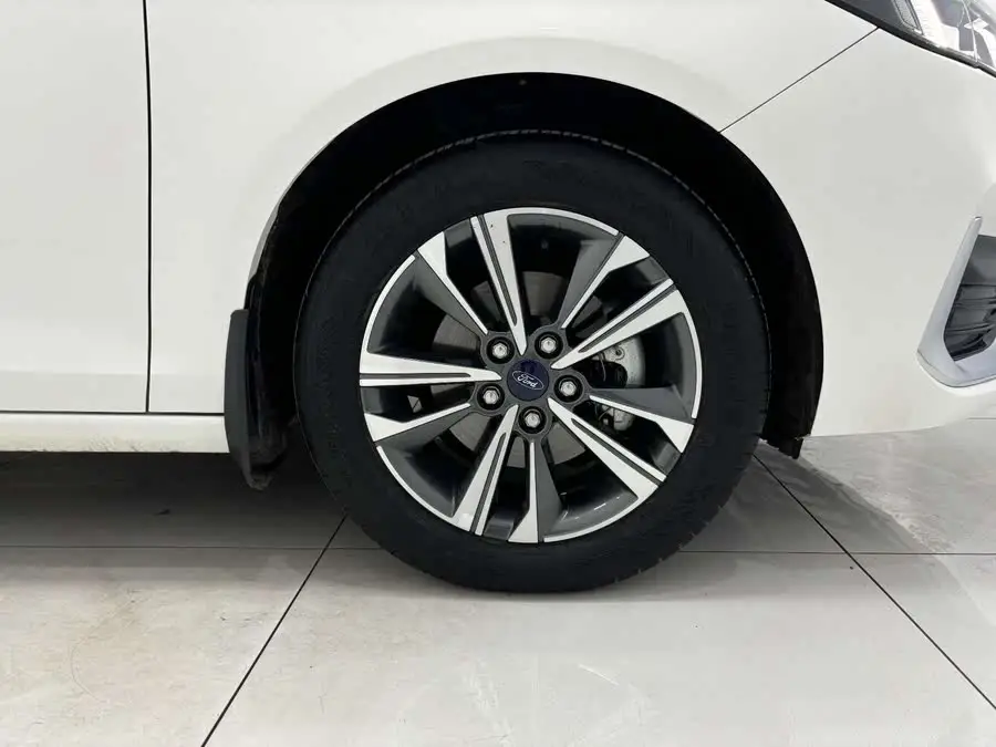 Ford Focus 2021 1.5L Automatic Diamond Edition