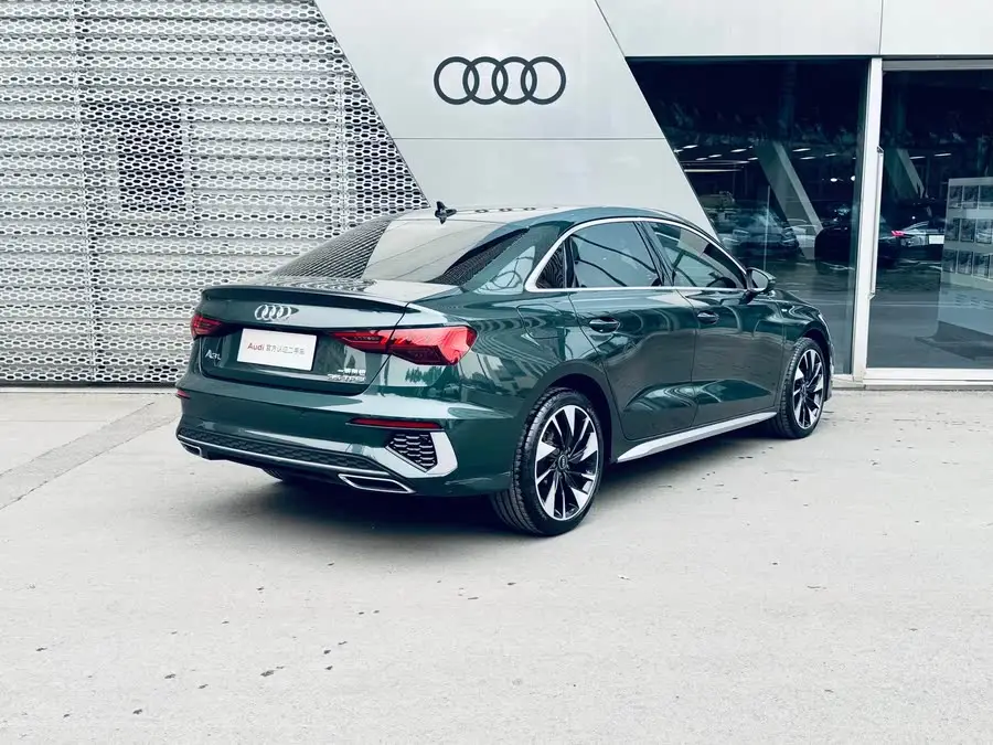 أودي A3 2023 A3L ليموزين 35 TFSI الطراز الرياضي العصري