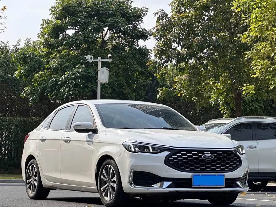 Ford Focus 2021 1.5L Automatic Platinum Edition