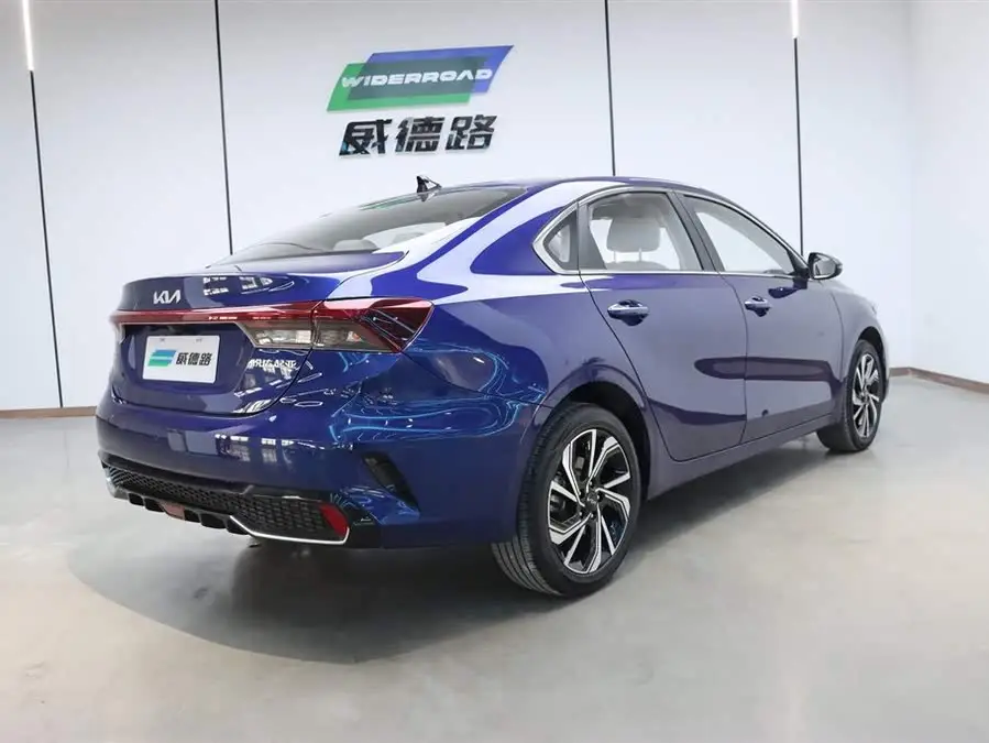 كيا K3 2023 1.5L CVT النسخة المتميزة