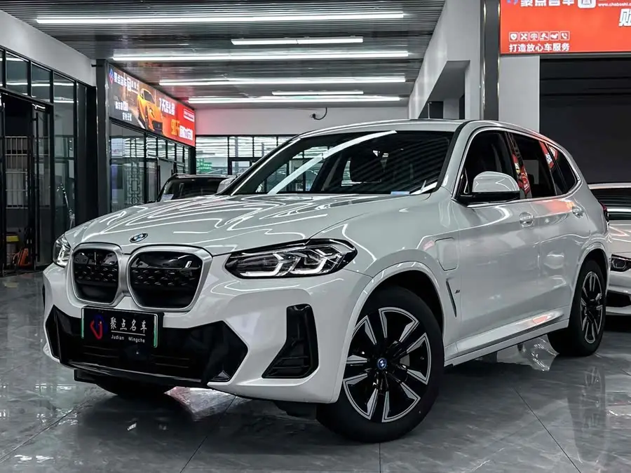 BMW iX3 2024 Leading Edition