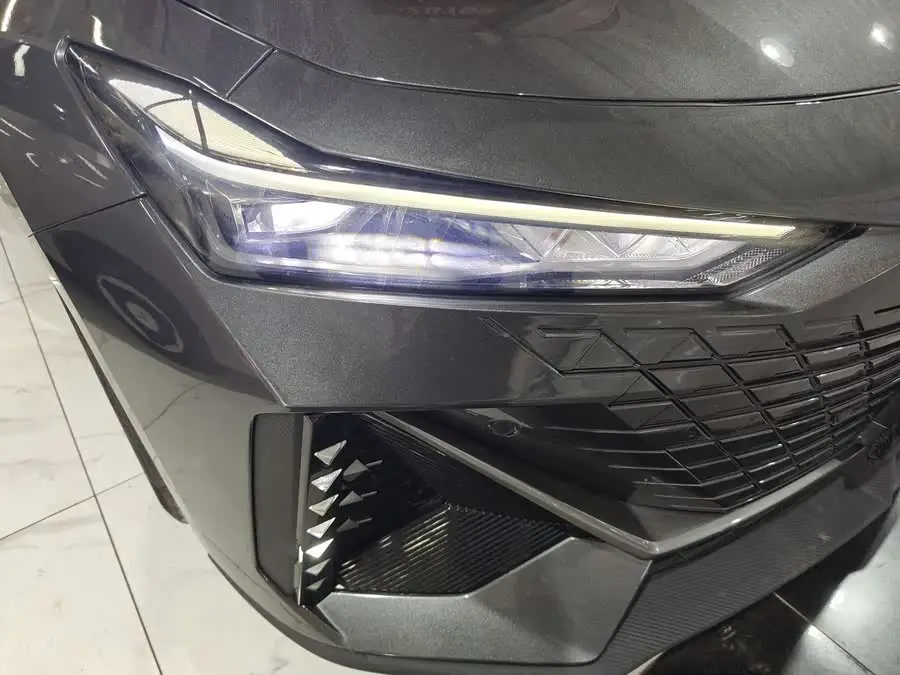 Changan UNI-V 2022 1.5T Premium