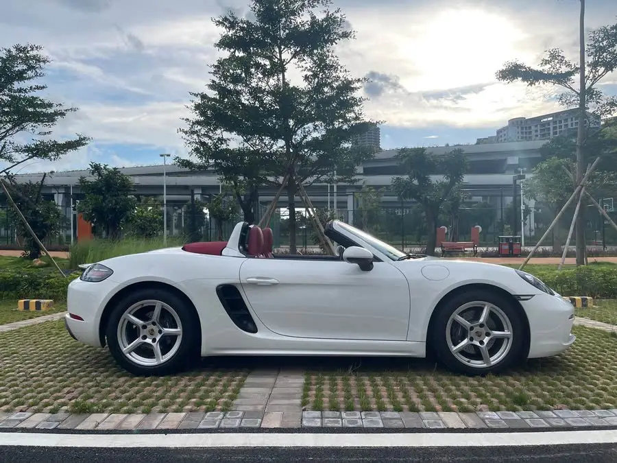 Porsche 718 2020 Model Boxster 2.0T
