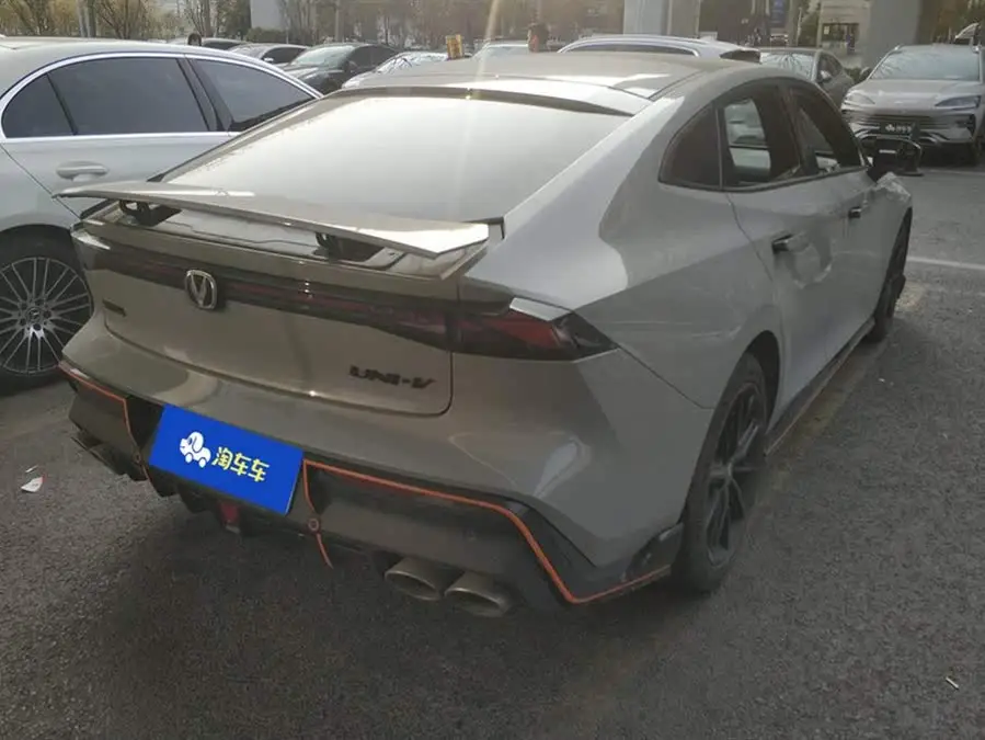 Changan UNI-V 2022 2.0T Ling Su Edition