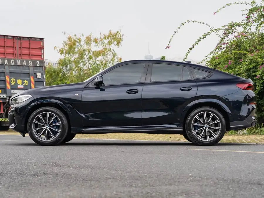 بي إم دبليو X6 2022 نسخة محدثة حزمة M الرياضية xDrive30i