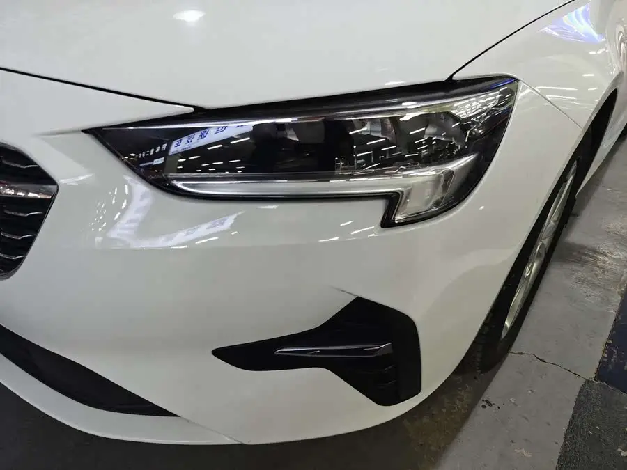 باوك ريجال 2020 552T فاخرة