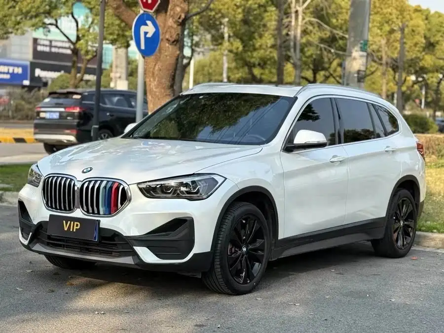 بي إم دبليو X1 2022 sDrive20Li إصدار الموضة