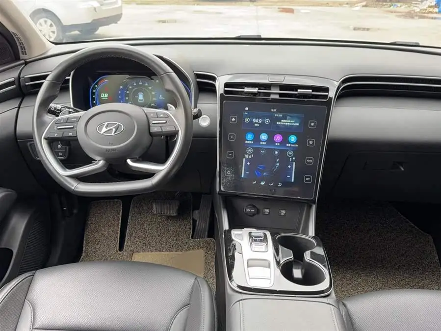 2023 هيونداي توكسون L 1.5T أوتوماتيكي دفع ثنائي GLX إلكت