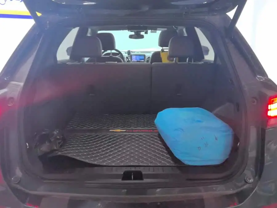 2021 شيفروليه إكوينوكس 550T RS إصدار المدافع الذكي بالدفع الرباعي