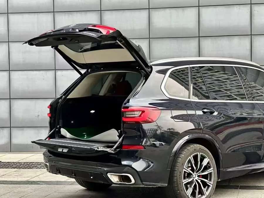 بي إم دبليو X5 2022 xDrive 30Li حزمة M الرياضية