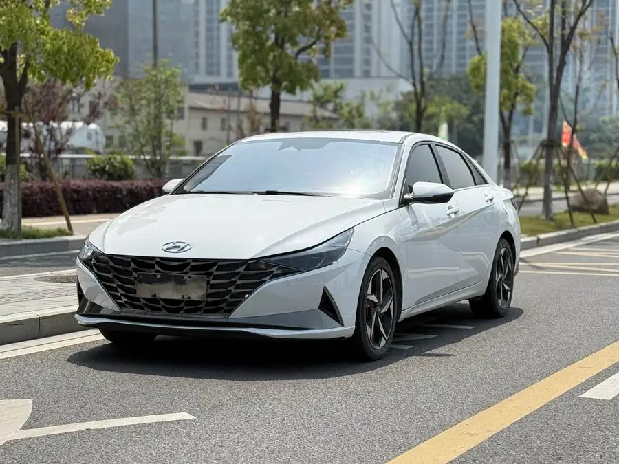 2023 Hyundai Elantra 1.5L CVT LUX Edition