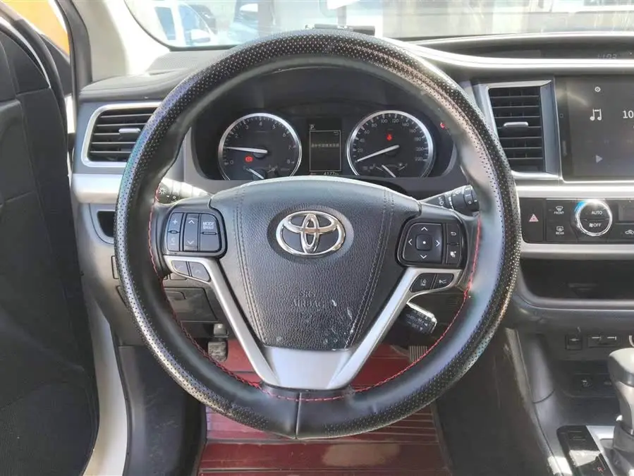 هايلاندر 2021 2.0T نسخة فاخرة بالدفع الرباعي 7 مقاعد