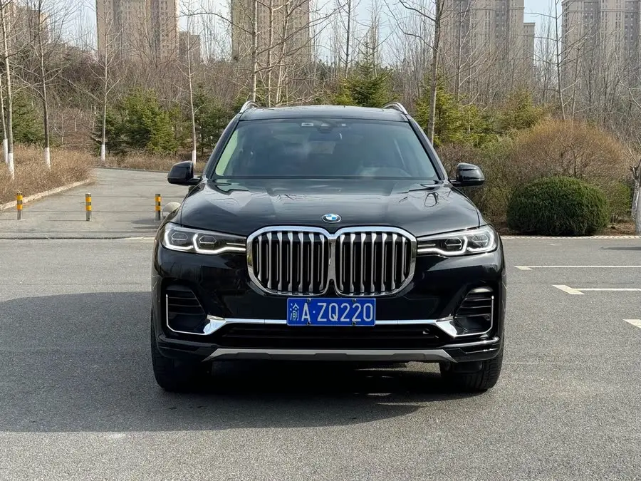 بي إم دبليو X7 2021 طراز مُحدث xDrive40i حزمة فاخرة