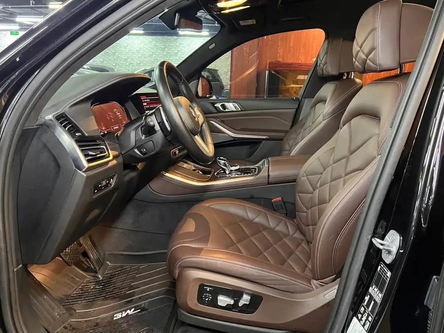 BMW X5 2023 xDrive 40Li M Sport Package