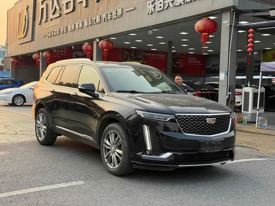 كاديلاك XT6 2022 2.0T سبعة مقاعد فاخرة بنظام دفع أمامي