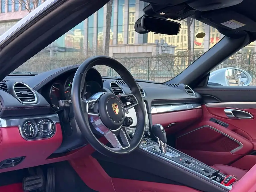 Porsche 718 2022 Model Boxster 2.0T