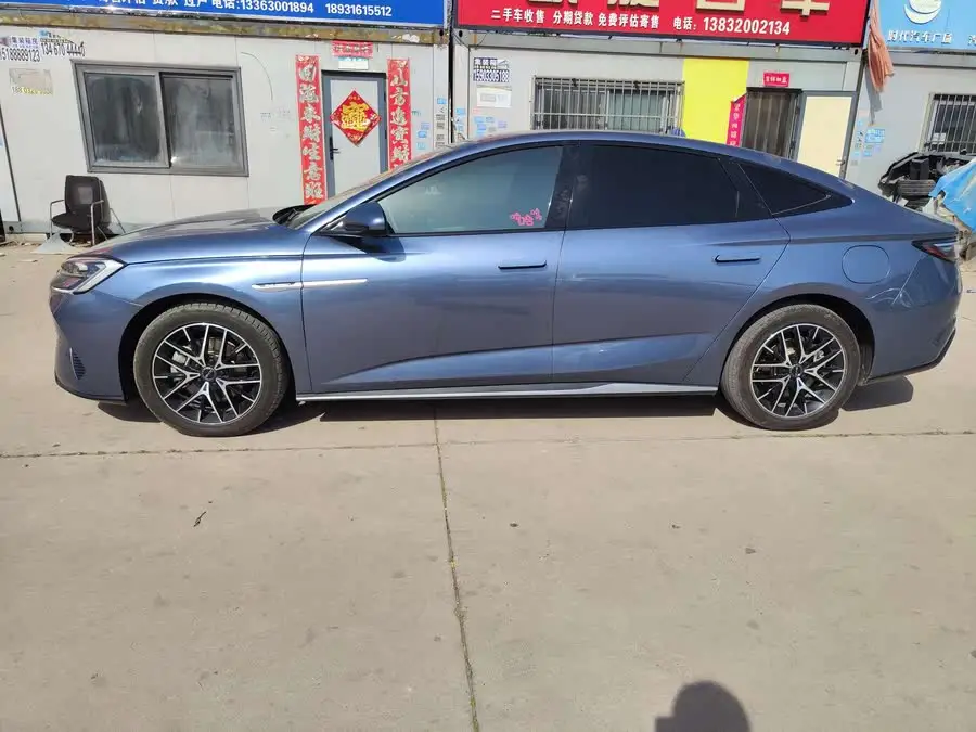 سيلاون 2023 DM-i 1.5T 121 كم الطراز الرائد