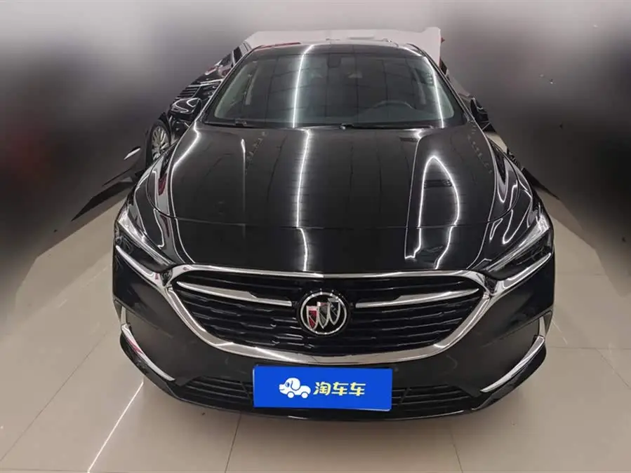 بيوك لاكروس 2022 652T الفاخرة