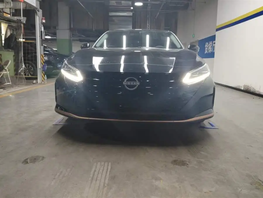 تينلاي 2024 2.0L SV إصدار الذهب الأسود