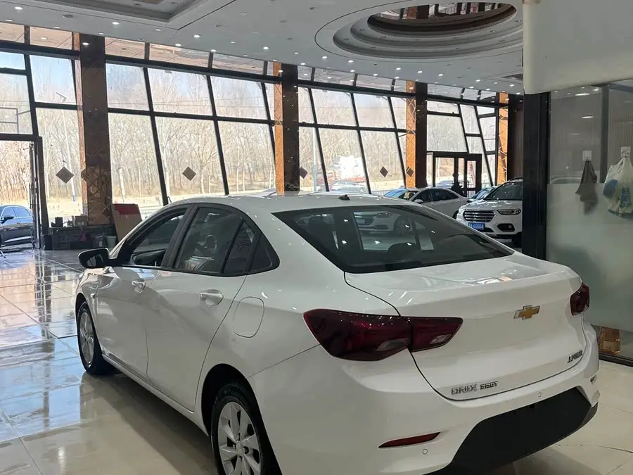 2021 شيفروليه كافاليير 325T أوتوماتيكي إكسترا