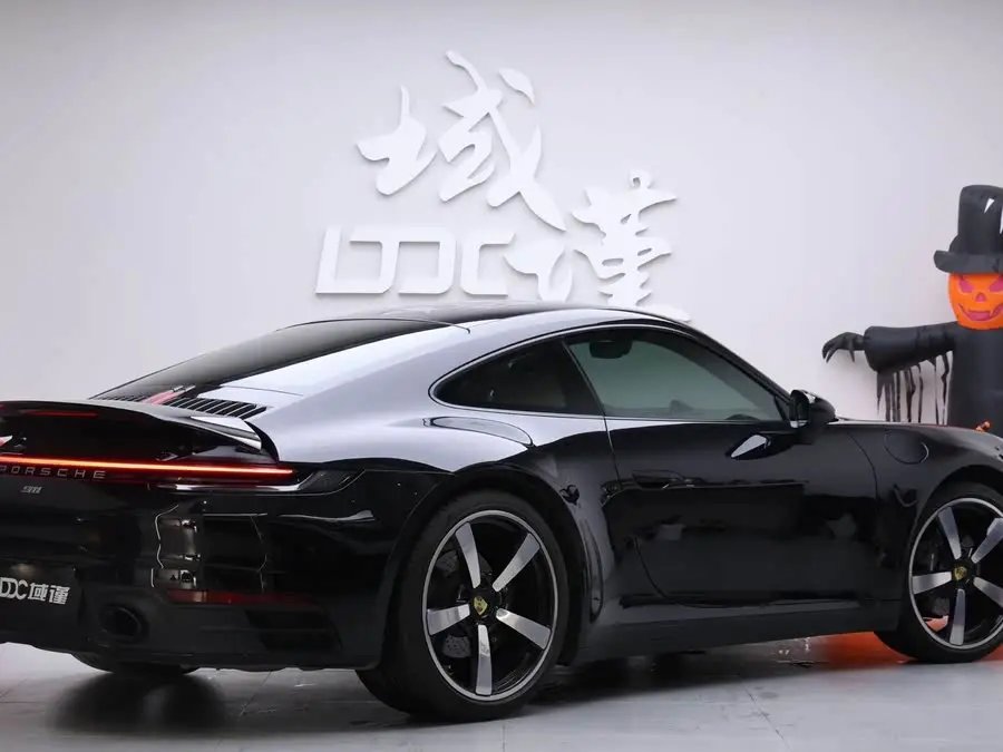 بورش 911 2023 كاريرا 3.0T