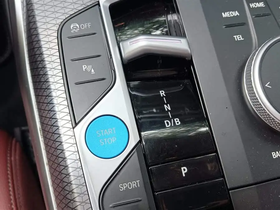 بي إم دبليو i3 2024 eDrive 40 L إصدار الليل