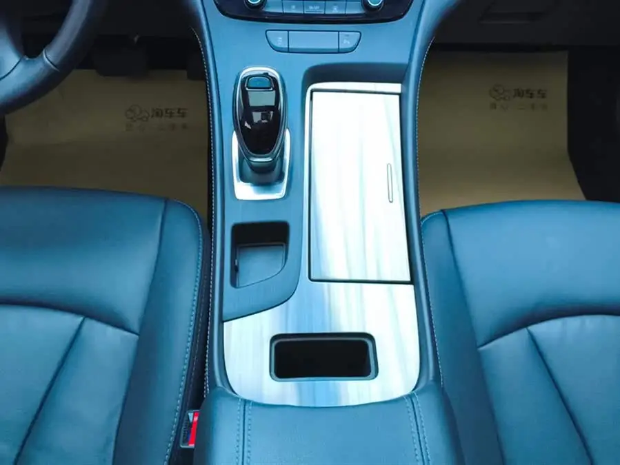 بويك لاكروس 2022 552T الفاخرة