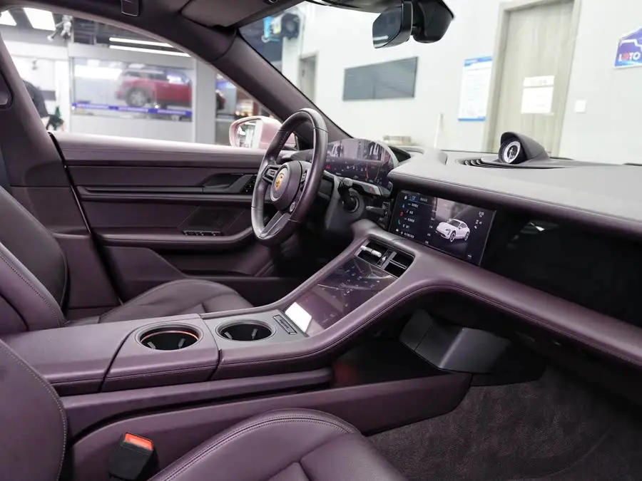 تايكان 2022 طراز تايكان 4S