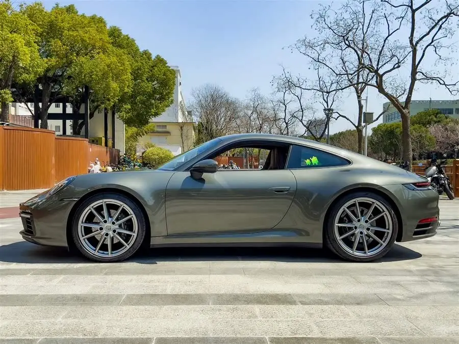 بورش 911 2023 كاريرا T 3.0T