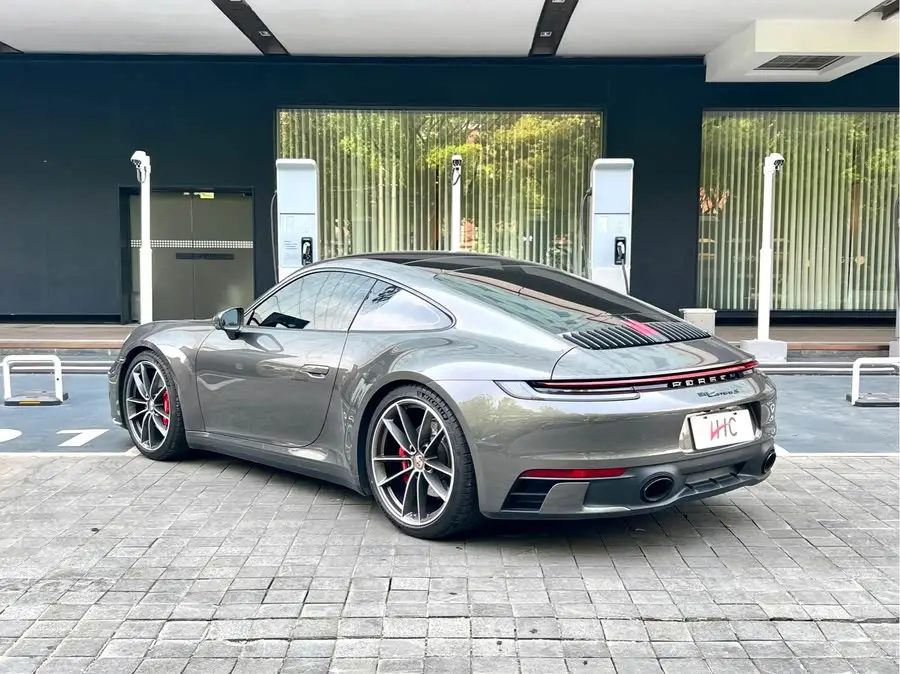 بورش 911 2023 كاريرا إس 3.0T