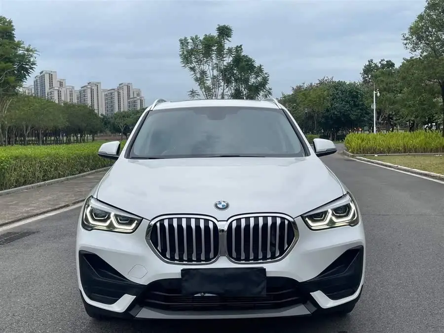 بي إم دبليو X1 2022 sDrive25Li الطراز الرائد