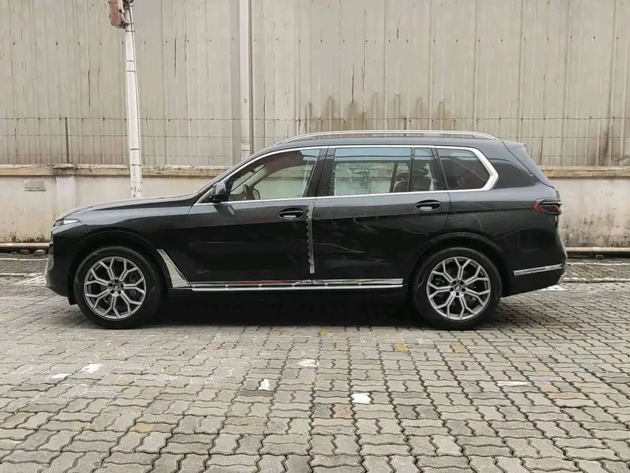 بي إم دبليو X7 2024 xDrive40i حزمة الفخامة