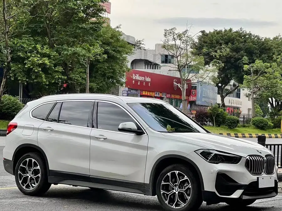 BMW X1 2022 sDrive25Li Leading